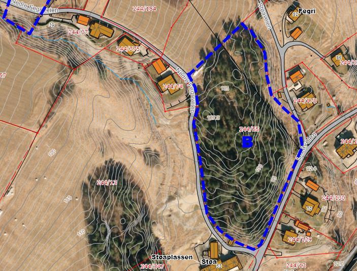 3.7.2 90 Boliger Nedre Fegriveien, Tyristrand (B4) Dagens arealbruk Gjeldende formål Foreslått formål Arealstørrelse ca. Forslagsstiller Gnr/bnr Område A er et jorde, område B består av skog.