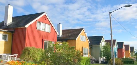 RISIKO På lik linje med andre norske byer har den polykrome fargesettingen av husene, gatene og byrommene etterhvert blitt hvisket ut av grå- og hvitmaling.