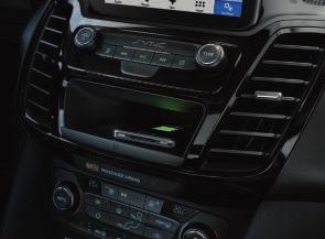 Audio og kommunikasjon 4-5 Hold kontakten med Ford SYNC 3 Ditt kontor når du er på farten ble plutselig bedre. Ford SYNC 3 Ingen grunn til å avbryte din tilkopling når du er ute på veien.