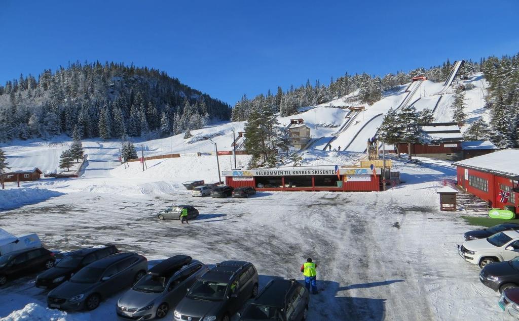 Knyken skisenter: Skisenteret ligger ca. 4,5 mil sør-vest for Trondheim, og i Orkdal kommune. Knyken skisenter har 5 helårs hoppbakker, K10- K20 K30 K50 K68. I tillegg finnes bl.a. alpinbakker, barneskileikområde med heis, langrennstraseer, skiskytterarena og overnattingsmuligheter.