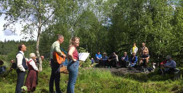 JUNI Vi samles på idylliske Slåttemyra sankthansdagen, til musikk og sang og orkidesafari. (Foto: Milli Lilleeng) Svarttjernshøgda og trippelvasskillet Søndag 17.