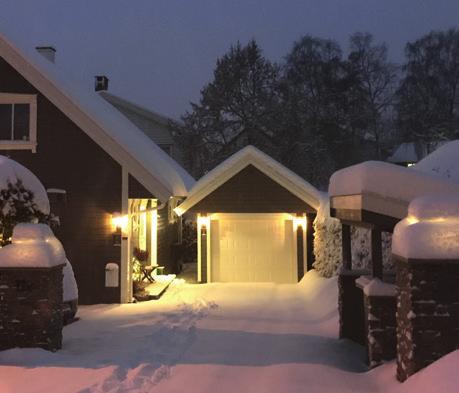 Sjekk at alle takstein er hele og bytt eventuelt ut dersom noen er knekt eller ødelagt Vask og fjern eventuell mose og lignende, dersom det har festet seg på taksteinene Sjekk og tøm takrennene for