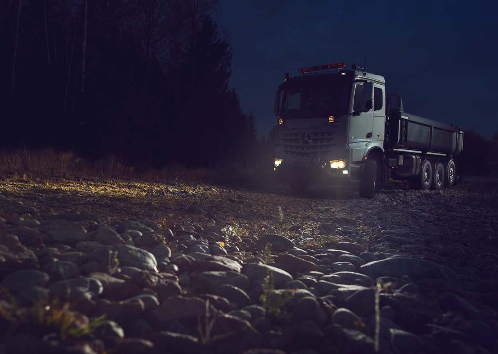 Nokian R-Truck Nokian R-Truck-serien er laget for å innfri kravene for kjøring på grove overflater og bare veier, og takler krevende bruk både på vei og i terreng.