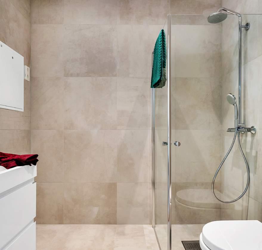 Detalj fra badet Planløsning vil variere mellom hver bolig. Vasking Det ryddes innvendig og utvendig for byggavfall.