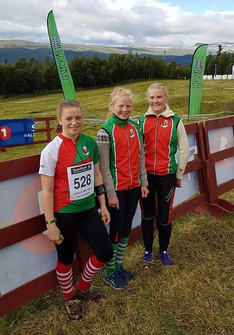 Sara N. Olsen, Vilde M. Sæbbø og Dina F. Torgersen deltok på Hovedløp og O-landsleir på Beitostølen i august.