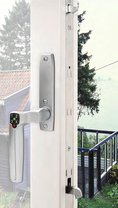 Enkleste løsningen: Bytt ut vriderknappen som er på innsiden av balkongdøren med en liten låssylinder. Da kan ingen åpne døren uten at de har nøkkel!