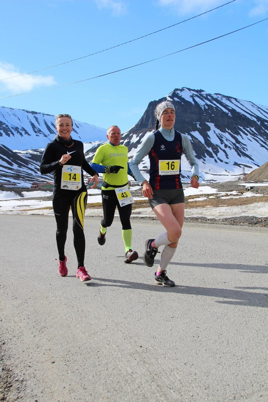 Klar for en ny arktisk utfordring? Verdens nordligste maraton på fast grunn, Spitsbergen Marathon, arrangeres lørdag 2. juni 2018. Vi ønsker velkommen for 24.