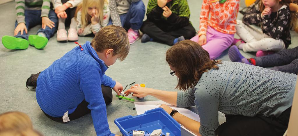 INNLEDNING FIRST LEGO League Jr. er et forsknings- og teknologiprosjekt som introduserer barn i alderen 6-9 år til en spennende verden av vitenskap og teknologi.
