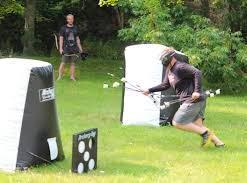 Bueskyting blir stadig mer populært og med Archery Tag får du både lære å beherske buen og en