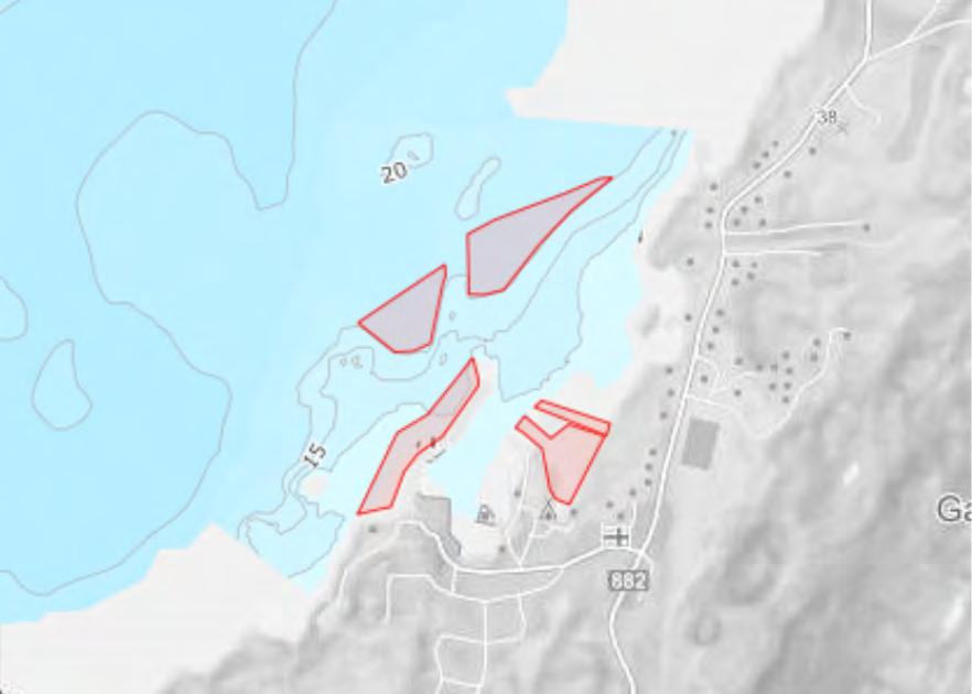 fremmedflåten som benytter stedet i vintersesongen, når det er mye fisk i havet like utenfor.