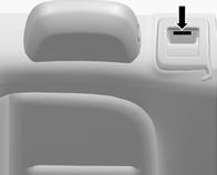 Sørg for at sikkerhetsbeltet er i belteføringen og at det ikke er vridd eller fanget opp bak seteryggen.