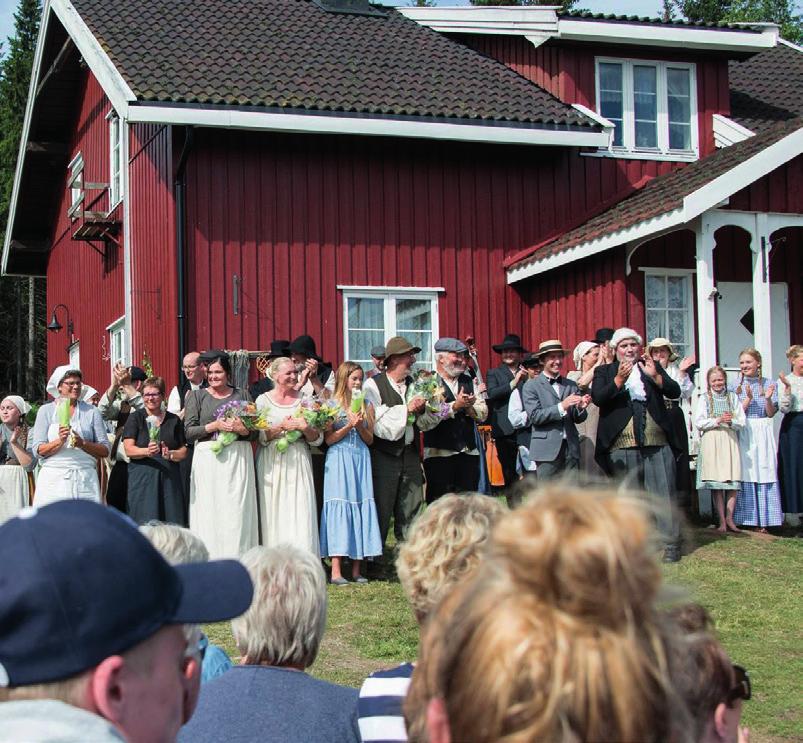 Dette er et uteteater på Farmen-gården, Løntjernbråtan, i Gullverket. Det blir historie og underholdning.