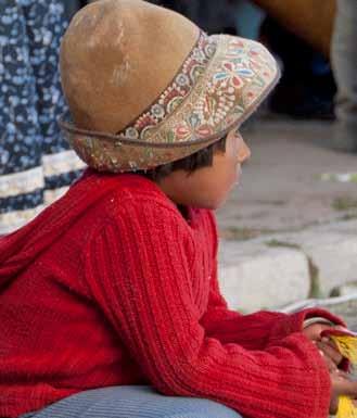 FAKTA BOLIVIA: Styreform: Republikk Befolkning: 11,1 mill innb. 2,1 mill barn Samarbeidspartner: RTM Bolivias Program: Wawasman Yachachina Språk: Quechua sekulære lokalradiostasjoner.