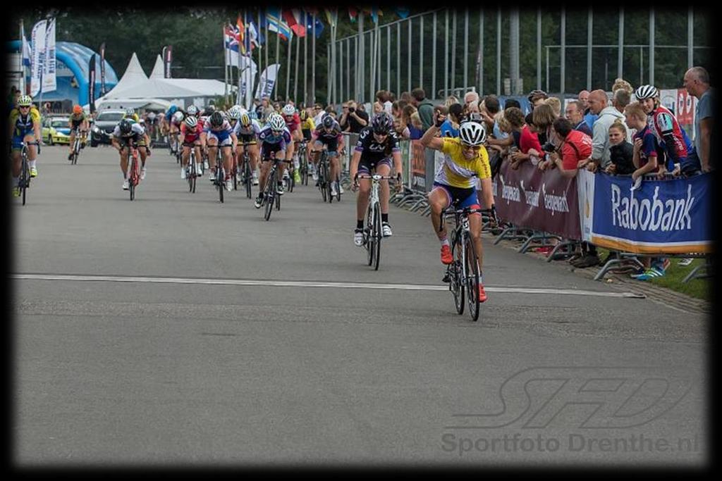 4 etappeseiere og sammenlagtseier for juniorlandslaget dominerte i Assen. (30. juli - 5. august) Susanne Andersen jubler over etappeseier på siste etappe. Foto: Sportfoto Drenthe.