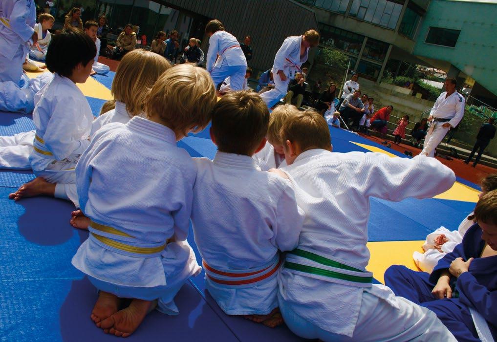 Superjudo Tekst: Silje Ljosland Bakke Foto: Yousef Ghezali Judo Special Olympics - Superjudo Bergen Judo Klubb starter opp Superjudo for barn med spesielle behov i alderen 7-12 år.