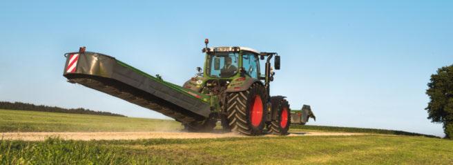 Det hele styres fra førersetet. Kompensasjonssylinderen og TurboLift-systemet fungerer som motvekt og stabiliserer maskinen så man kjører rolig og sikkert langs veien.