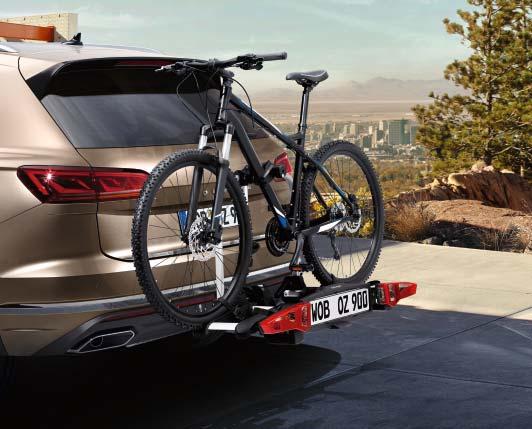03 Bruk sykkelstativet til å transportere sykkelen din trygt og stabilt på taket til din nye Touareg.