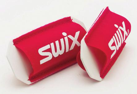 Swix «Cera F» børster har til hensikt å børste opp og vekk samt å gi pulveret (eller liquid/solid) som er varmet inn i sålen den nødvendige finishen.