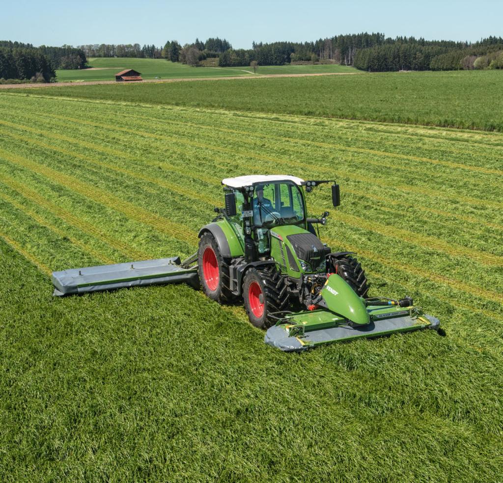 Kombinert med den avlastende løfteinnretningen foran på traktorene Fendt Vario forbedres kvaliteten på arbeidet enda mer, ettersom slåttebjelken alltid brukes med jevnt kontakttrykk, uavhengig av