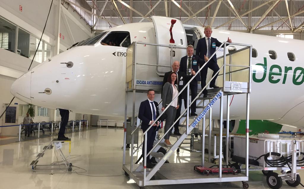 Embraer Commercial Aviation), Andreas Aks (Assisterende driftssjef Widerøe). De nye flyene vil by på en ny reiseopplevelse for Widerøes kunder.