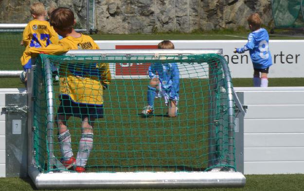 Foto: Frivilligsentralen FOTBALL Mandag 25. juni kl. 11-15 på Dalheim ved Dalen skole. Glad i å spille fotball?