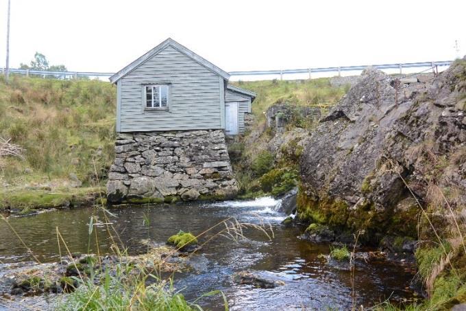 OVERVÅKNING AV INNSJØER OG ELVER I RYFYLKE OG HAUGALANDET VANNOMRÅDER 2017 79 Aurdalsåna (33) Stasjonen er nedstrøms brekk