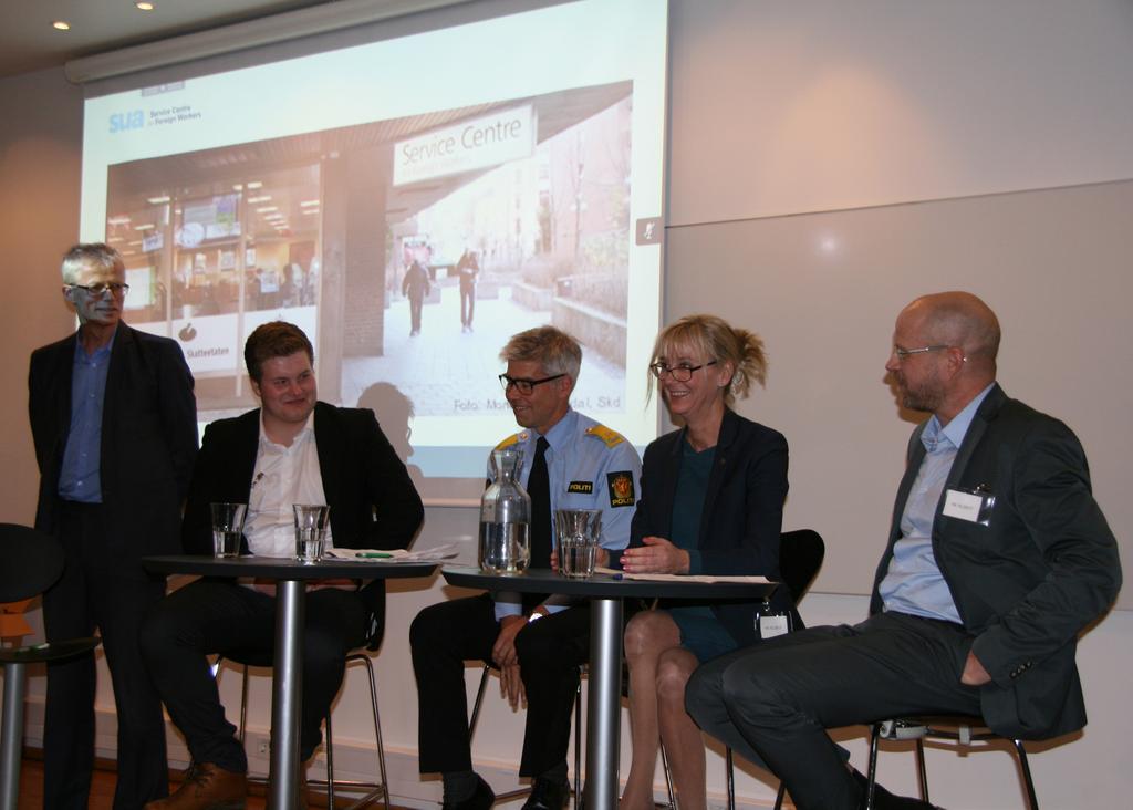Fortsatt høy prioritet fremover Direktører fra de fire etatene samlet seg rundt et felles bord på SUA Oslo under 10 års markeringen i oktober 2017.