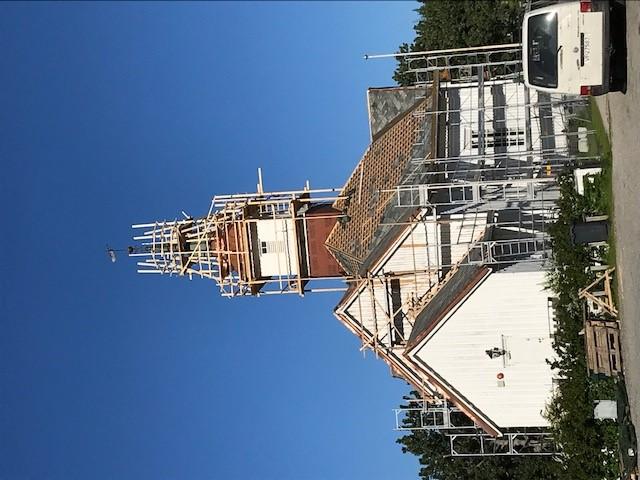Side 8 Taket og tårnet på Vassås kirke er renovert sommeren 2018 Bindal kommune bevilget i 2018 penger til renovering av taket og tårnet på Vassås kirke.