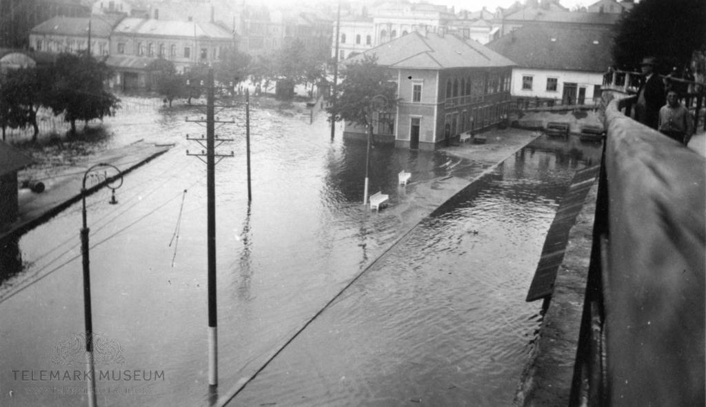 Fra 1927 flommen i Skien (bilder