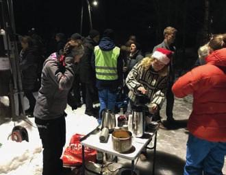 Selgere fra nærområdet stilte med nytt og brukt og ulike ting fra hjemmeproduksjon Det gis økonomisk støtte til Fau ved Solberg skole for gjennomføring av 17 mai arrangement og juletrefest som