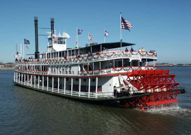 besøk den fascinerende St. Louis kirkegården. På kvelden blir vi med Steamboat Natchez på et Dinner Jazz Cruise på elven.