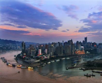 Chongqing er Kinas desidert største by med en befolkning på over 30 millioner, og med et stort utstrakt område under sin