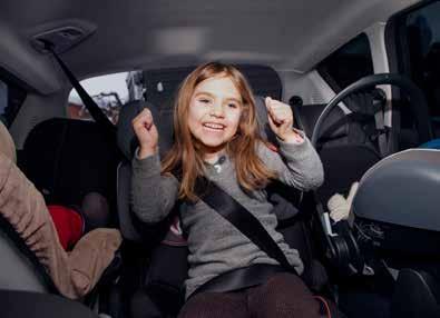 Trygg Trafikk tar et særlig ansvar for å påvirke trafikantene til bruk av fotgjengerrefleks, sykkelhjelm og riktig sikring av barn i bil.
