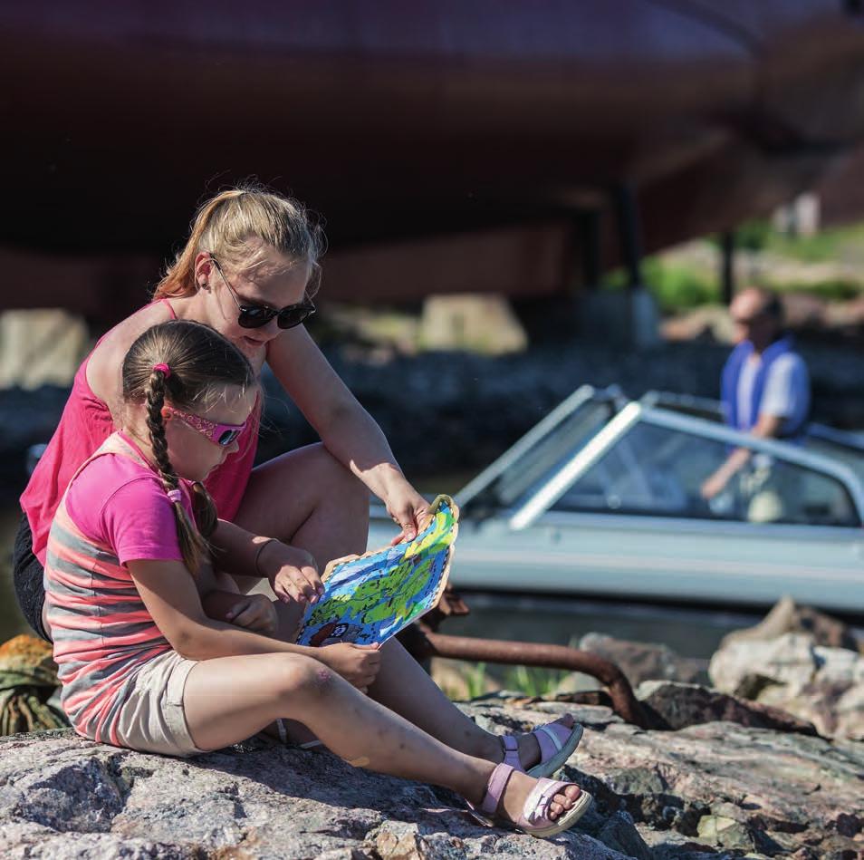 57 BOW RIDER Båten som byr på mange muligheter. Yamarin Cross 57 Bow Rider er en kompakt båt med suverene sjøegenskaper. Båten er lett å manøvrere og gir alle om bord en behagelig båttur.