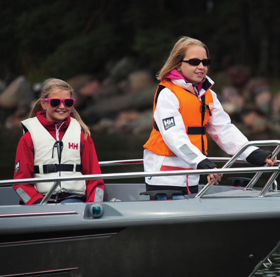 46 SIDE CONSOLE Smidig og lettbrukt. Yamarin Cross 46 Side Console inspirerer til båtliv. Den minste båten i Cross-serien er lett å håndtere og enkel å eie.