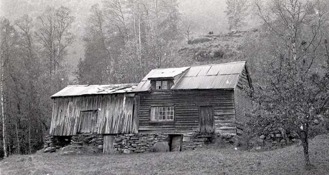 Husmannsplassen Nedbøen under Øverland fotografert av