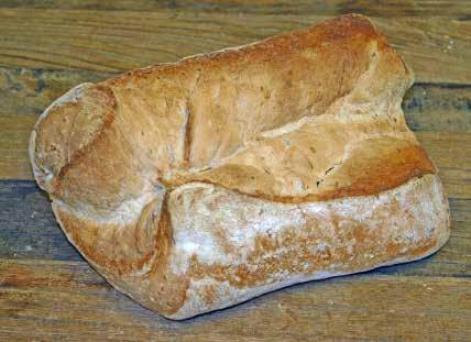 RUSTIKK FRØBRØD vekt 650 gram varenummer 10166 Et luftig og smakfullt brød bakt på hvetesurdeig. Vi har tilsatt sunne sesam- og linfrø, som også tilfører god smak.