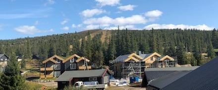 HAGLEBUPOST Nr. 286 Dato: 04.09.18 Temp: + 19 og skyfri himmel Snødybde: Garantert snøfritt Skispor: Fortsatt pause Utbyggingen på Fjellstua går i en rasende fart.