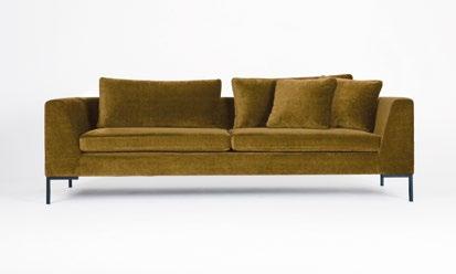 Lyng var den første sofaen i ygg&lyngs kolleksjon og har med tiden blitt utvidet med flere moduler for fleksible, individuelt tilpassede
