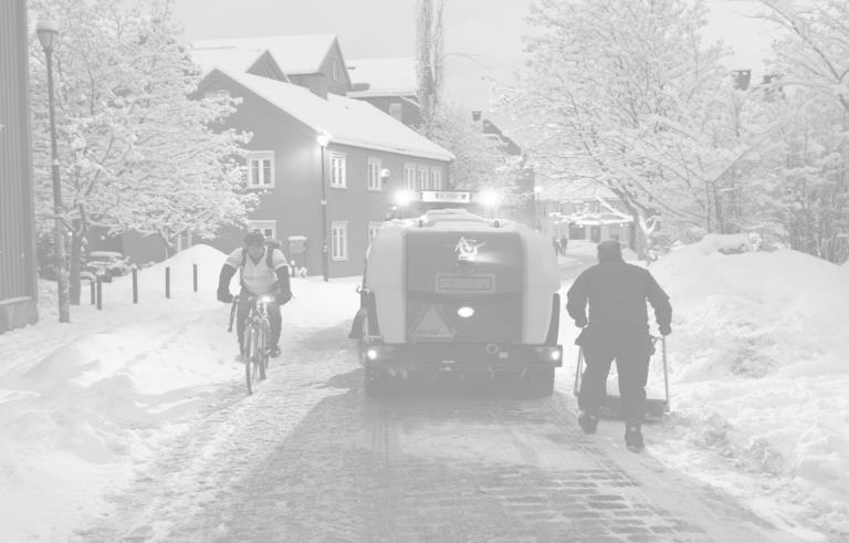 Sammenheng mellom andre driftsoppgaver og svevestøv Stort sett bare veger vinterstid Brøyting og kosting, samt snø kjøres bort medfører at en del av vegstøvet fjernes med snø og slaps G/S og fortau