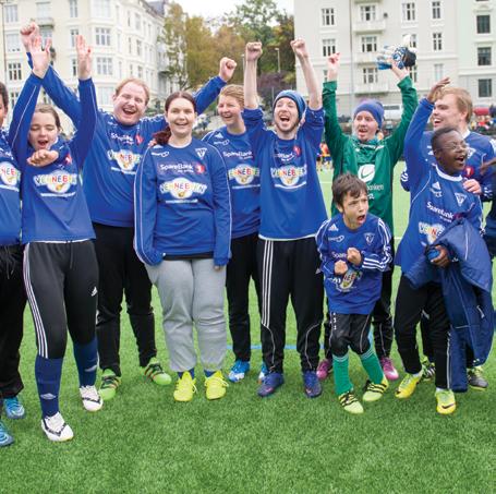 INNHOLD BAKGRUNN Bakgrunn 3 Bakgrunnen for retningslinjene er at den praktiske gjennomføringen av tilrettelagt fotball har variert, både mellom klubber og mellom kretser.