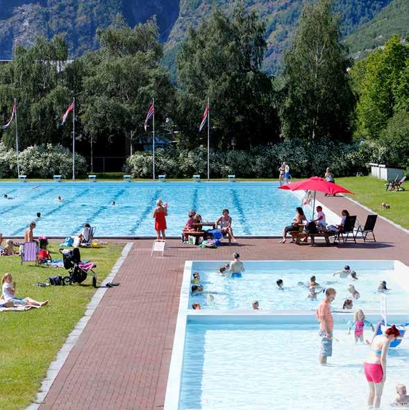 Outdoor Water Park Friluftsbada Øvre Årdal Water Park Open:... 11:3019:00 Heated water, approx:... 28 C Pools:... 3 Water slides:... Yes Changing rooms:... Yes Kiosk:... Yes Main pool:.