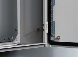 Jordingsmuligheter Jording av tilkoblinger utføres ved hjelp av jordingsbolter som er plassert på skaphuset og døren.