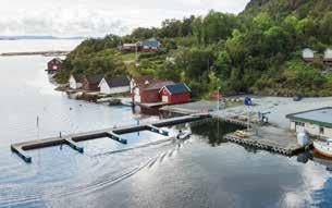 A. UTVIK TUNET BO LANDLIG VED SJØEN OMRÅDET Hervik er et idyllisk sted i Tysvær kommune.