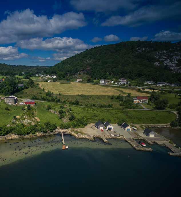 turisme. Boligene vil bli bygget i naturskjøe omgivelser med tilhørende båtplass, sjøbod og felles naust.