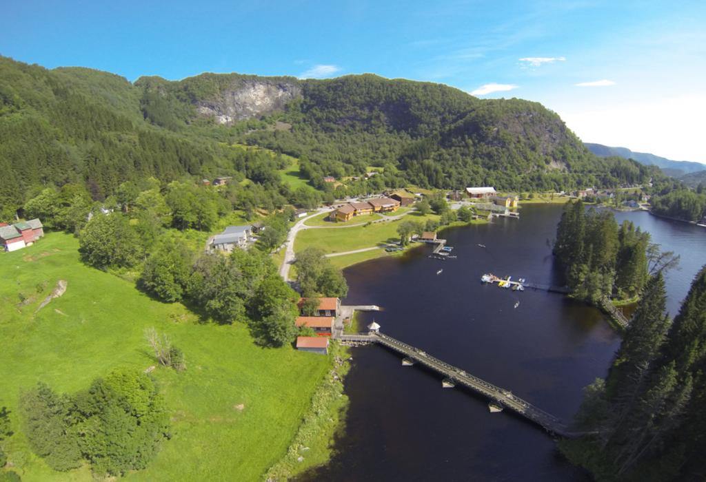 Haugland - helse, pedagogikk og integrering Haugland Helsesportssenter vart starte opp med midlar frå Røde Fjær-aksjonen i 1987.