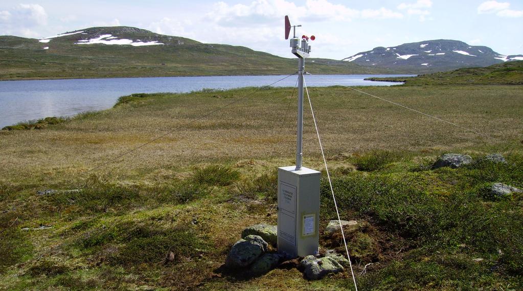 fiskens årsvekst og vanntemperaturen i Sandvatn, 1999-25.