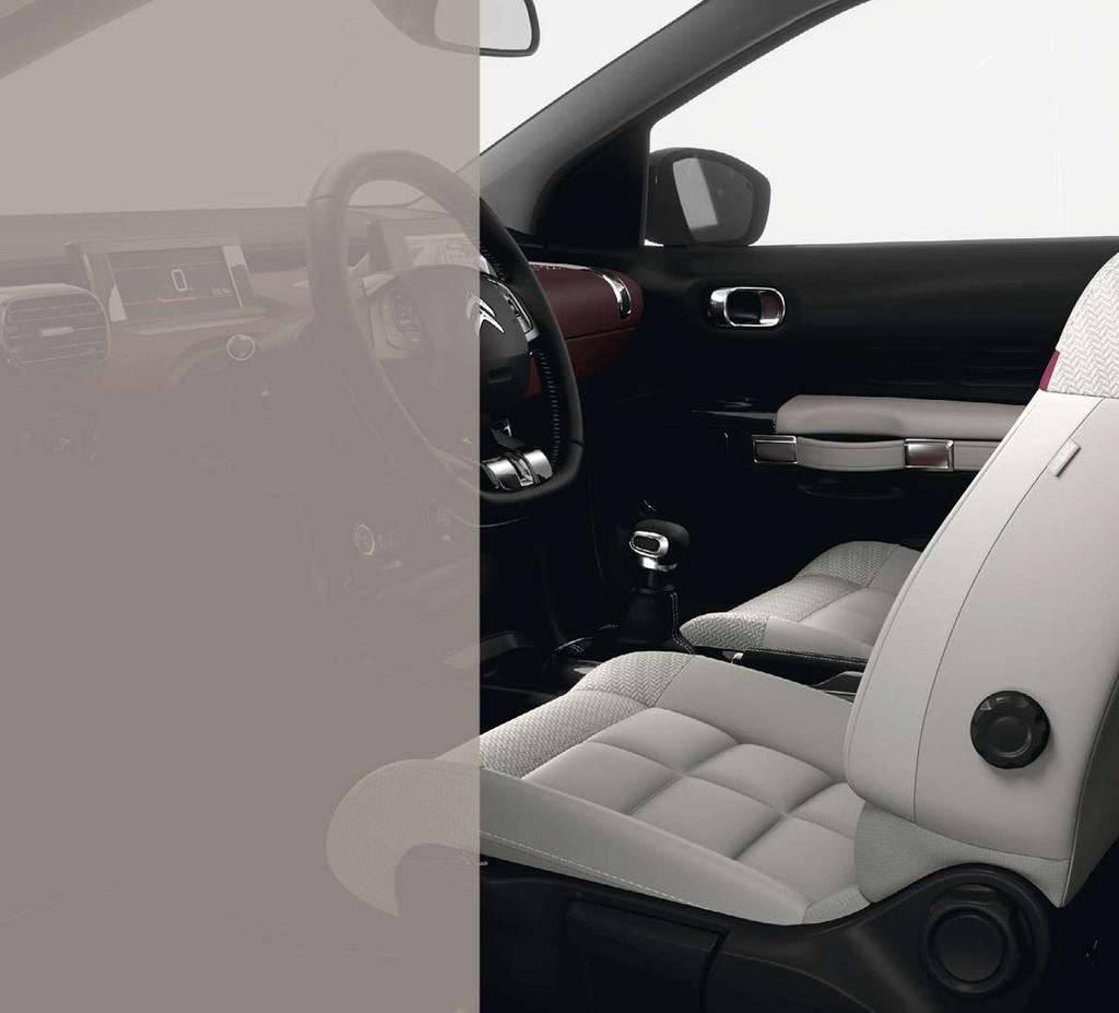 KJØR AV GÅRDE MED ULTRAKOMFORT Interiøret i nye Citroën C4 Cactus består av myke materialer i polstret utførelse, med god plass i kupeen både til føreren og passasjerene.