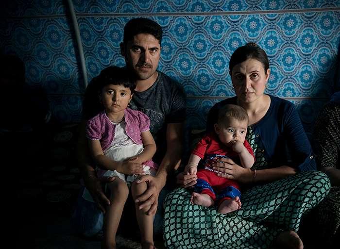 SAMLING I FASTETIDA Frå og med Maria bodskapsdag Saman Foto: Håvard Bjelland/Kirkens Nødhjelp Høggravide Siti Abbas og resten av storfamilien måtte flykte til Sinjar-fjellet.