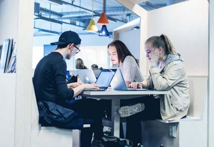 STUDIETID Studietiden gir deg muligheten til å jobbe med det du selv har behov for, med lærere rundt deg. Du kan øve til prøver eller jobbe med vanskelige kapitler.